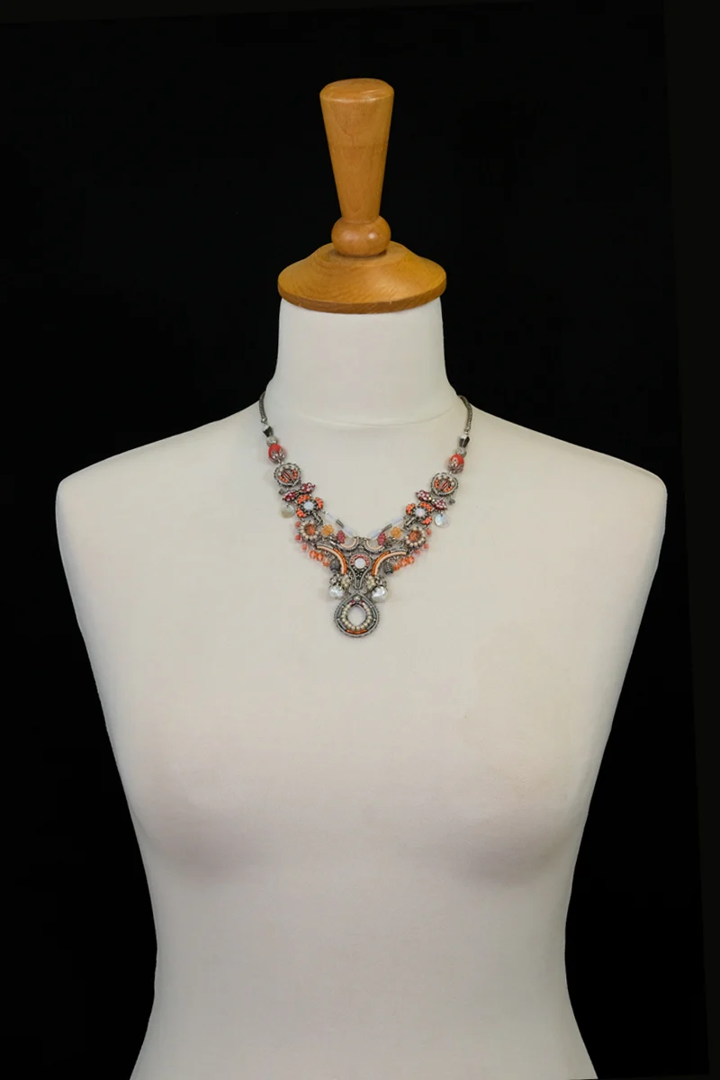 Caribbean Island, Magar Necklace - Image 2