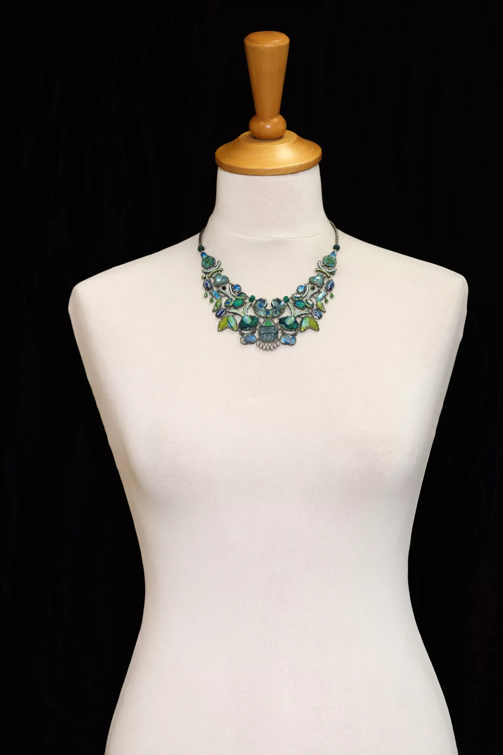Crisp Air, Shaima Necklace - Image 2