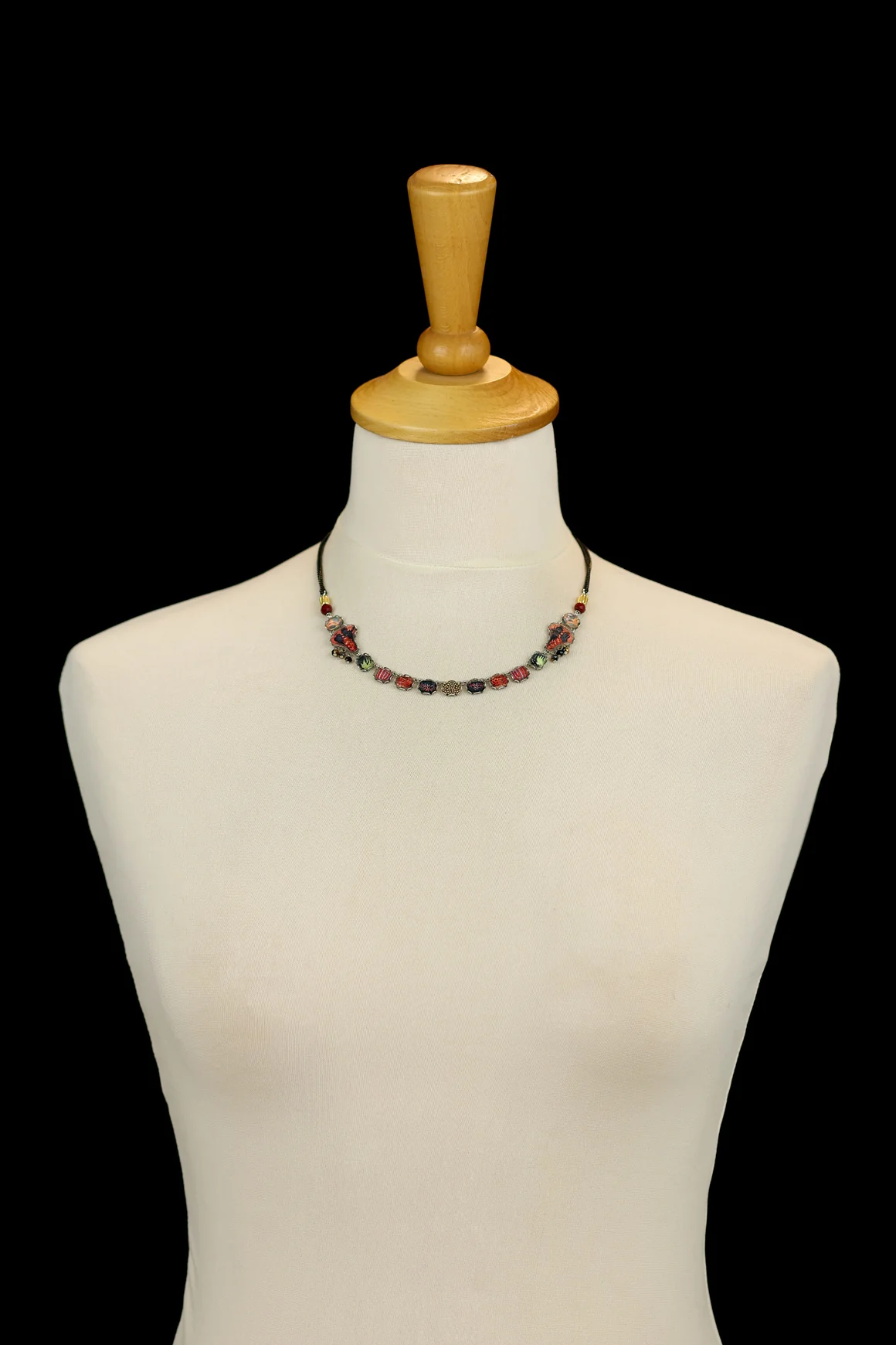 Red Graceful Necklaces Oriental Hues Set, Kerensa - Image 2