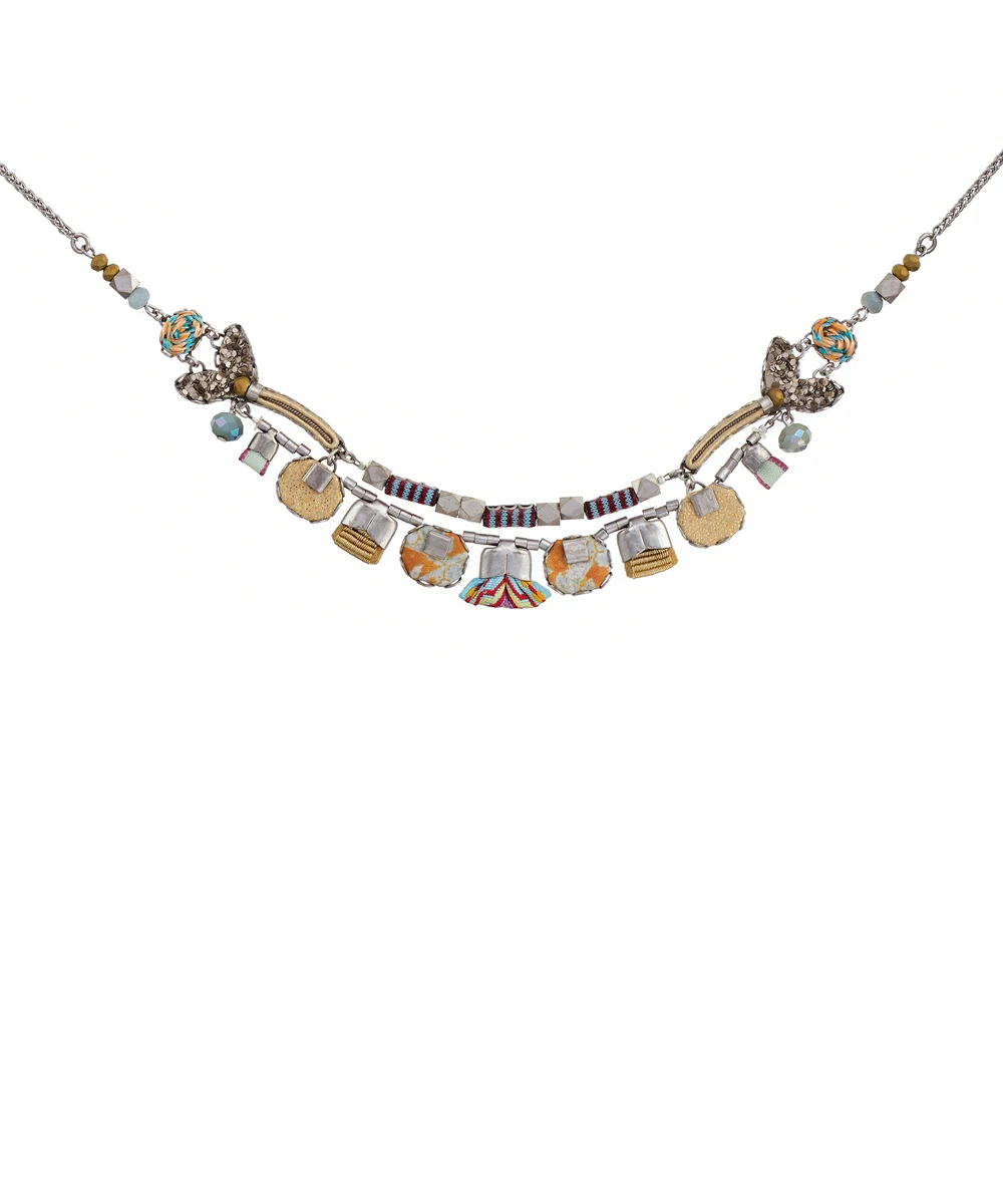 Sgt. Pepper, Kisu Necklace